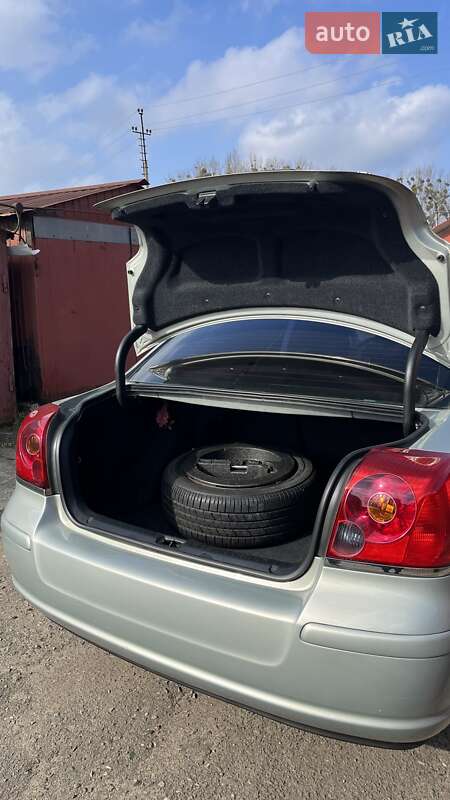Toyota Avensis 2005