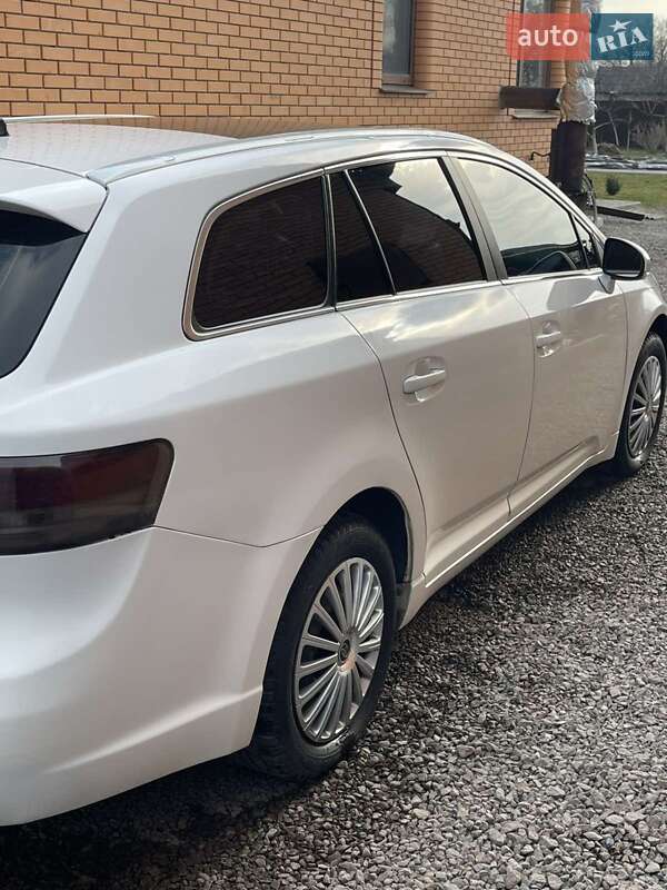 Универсал Toyota Avensis 2010 в Нежине