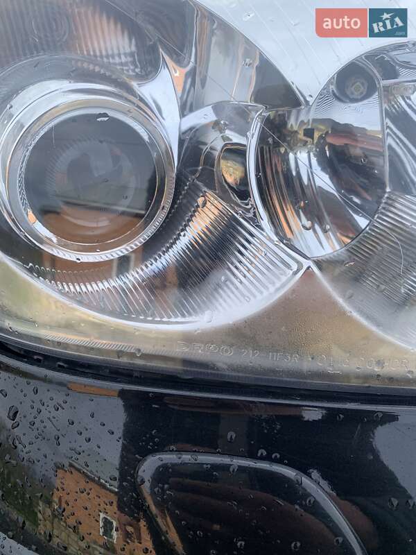 Седан Toyota Avensis 2005 в Самборе