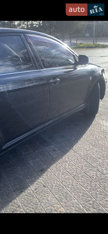 Седан Toyota Avensis 2005 в Самборе