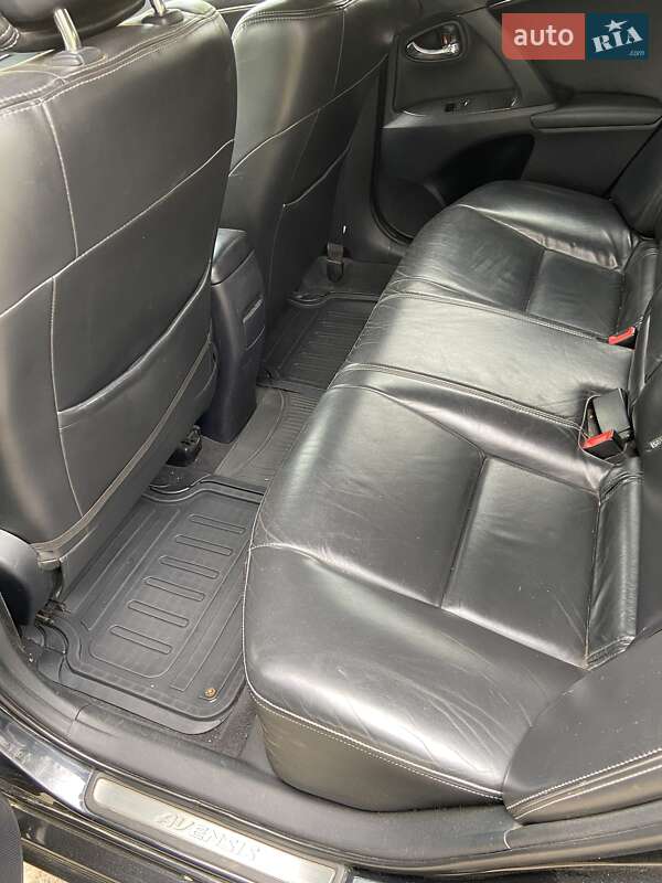 Универсал Toyota Avensis 2008 в Рени