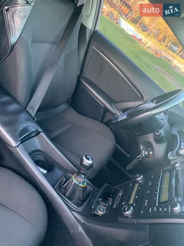 Седан Toyota Avensis 2010 в Одессе