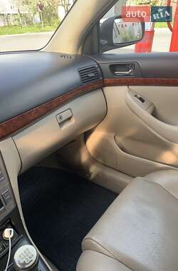 Универсал Toyota Avensis 2005 в 