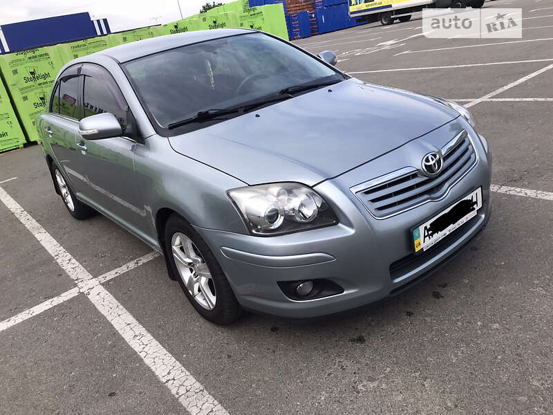 Седан Toyota Avensis 2008 в Києві