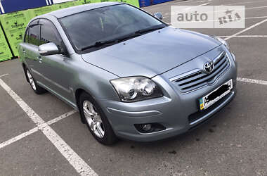 Седан Toyota Avensis 2008 в Киеве