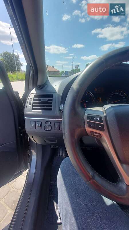 Универсал Toyota Avensis 2010 в Львове