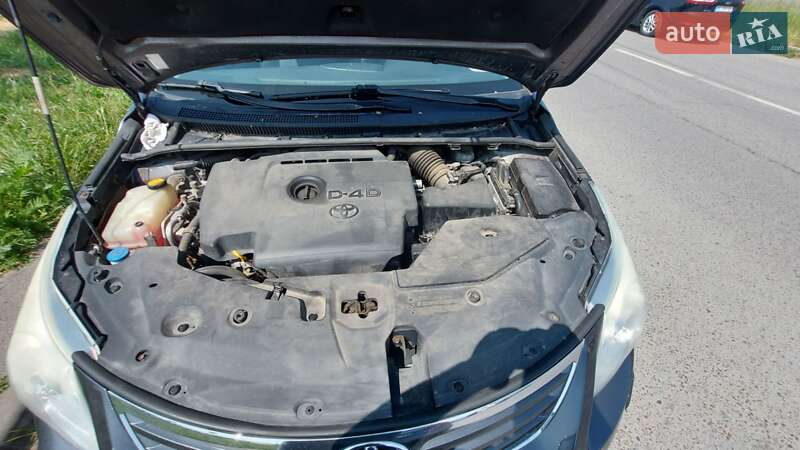 Универсал Toyota Avensis 2010 в Львове