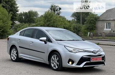 Седан Toyota Avensis 2015 в 