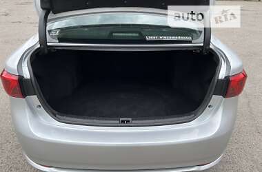 Седан Toyota Avensis 2015 в 