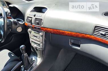 Универсал Toyota Avensis 2004 в 