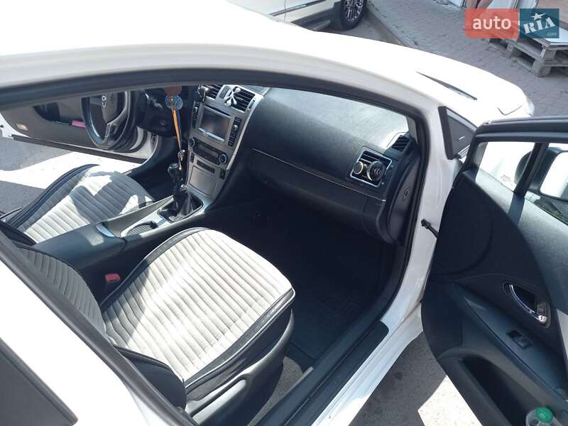 Универсал Toyota Avensis 2012 в Черкассах