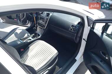 Универсал Toyota Avensis 2012 в 