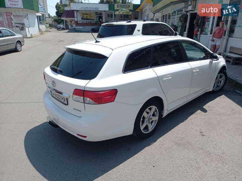 Универсал Toyota Avensis 2012 в Черкассах