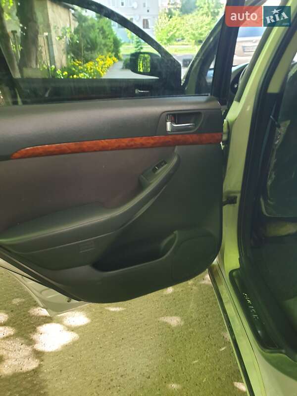 Універсал Toyota Avensis 2003 в Чорткові