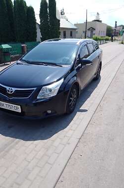 Универсал Toyota Avensis 2011 в Сарнах