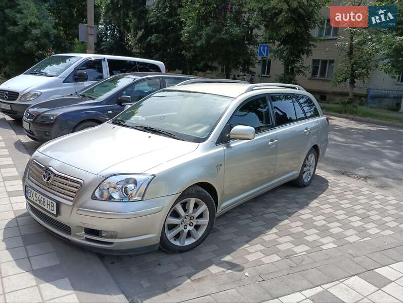 Універсал Toyota Avensis 2004 в Кам'янець-Подільському