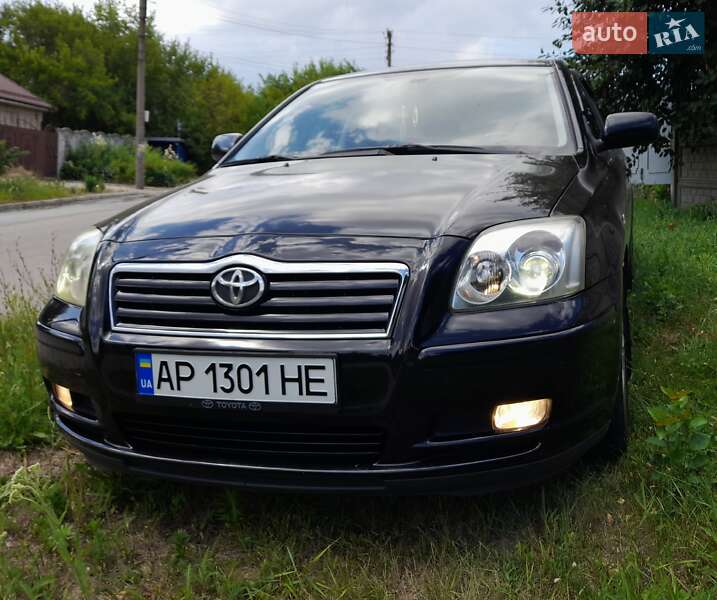 Седан Toyota Avensis 2003 в Запоріжжі