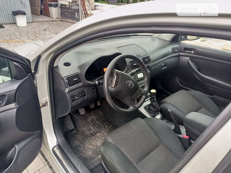 Универсал Toyota Avensis 2006 в Тернополе
