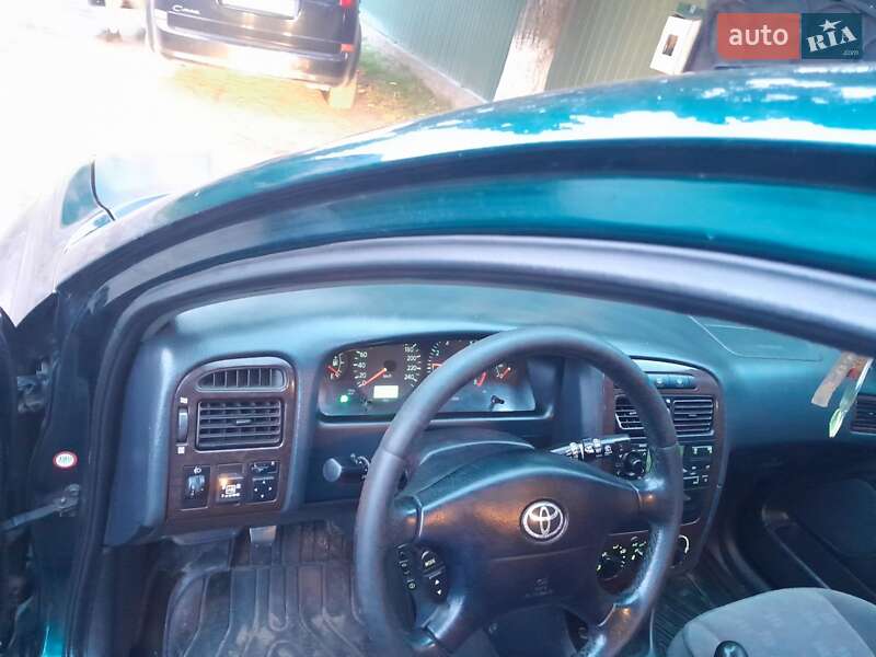 Універсал Toyota Avensis 2000 в Шептицькому