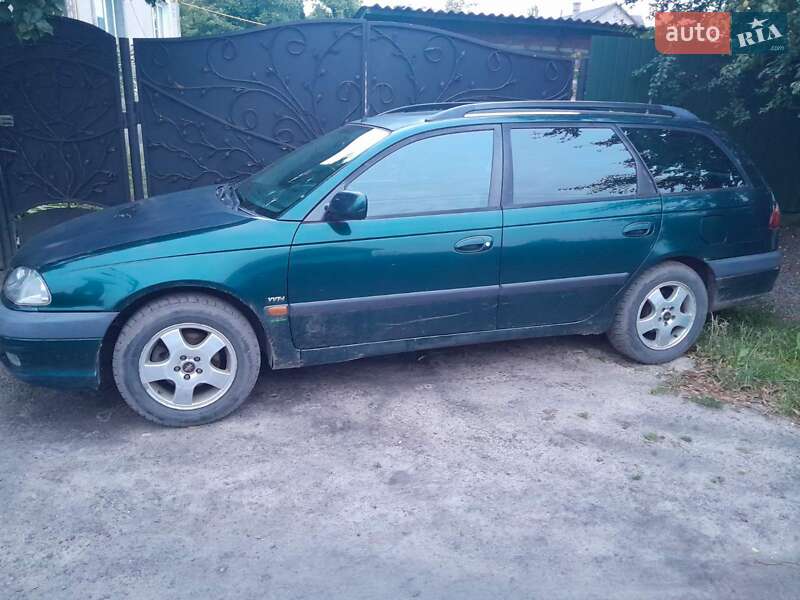 Універсал Toyota Avensis 2000 в Шептицькому