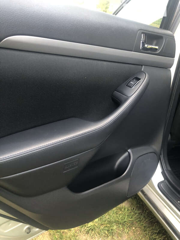 Универсал Toyota Avensis 2007 в Сторожинце