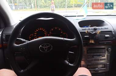 Седан Toyota Avensis 2003 в Павлограде