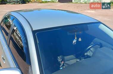 Седан Toyota Avensis 2003 в Чернигове