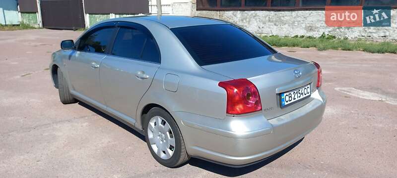 Седан Toyota Avensis 2003 в Чернігові