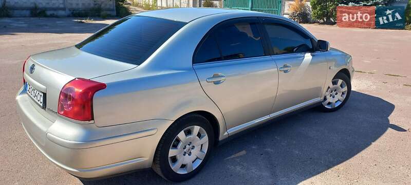 Седан Toyota Avensis 2003 в Чернігові