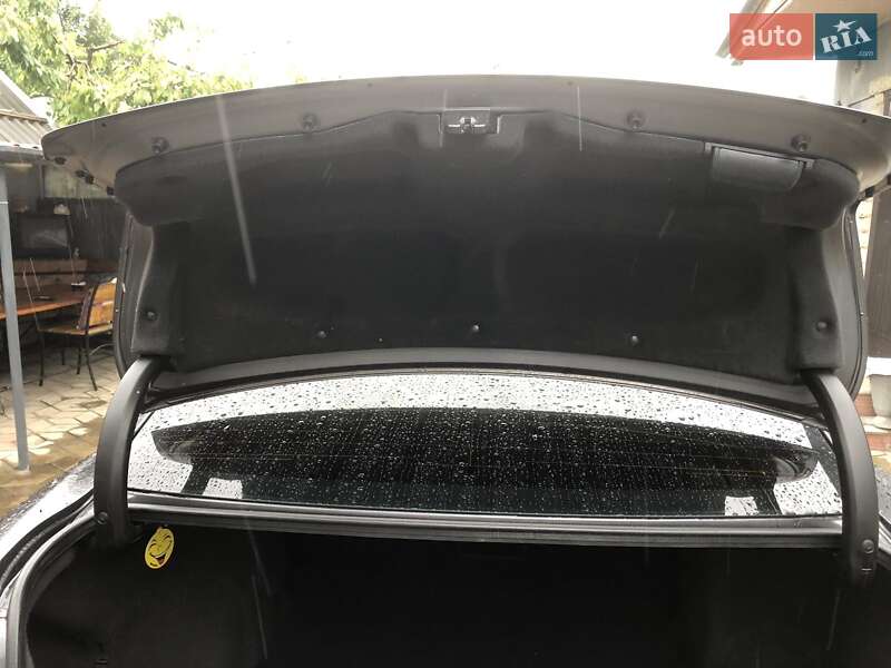 Седан Toyota Avensis 2015 в Лугинах