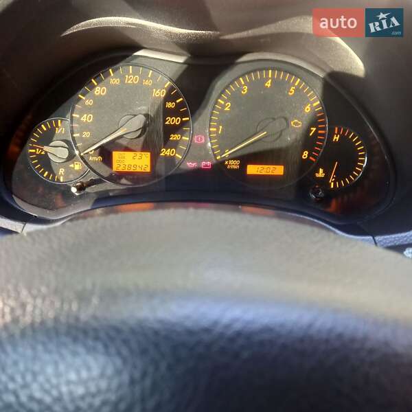 Универсал Toyota Avensis 2003 в Конотопе