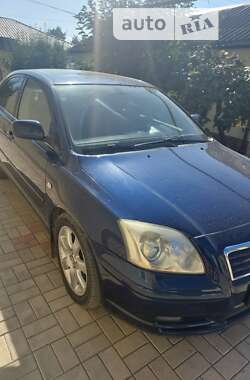 Седан Toyota Avensis 2004 в Кам'янець-Подільському