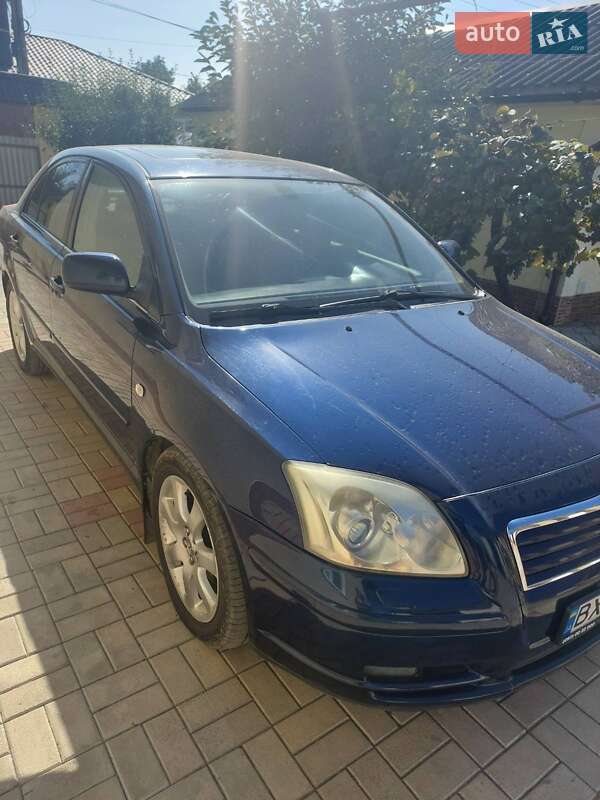 Седан Toyota Avensis 2004 в 