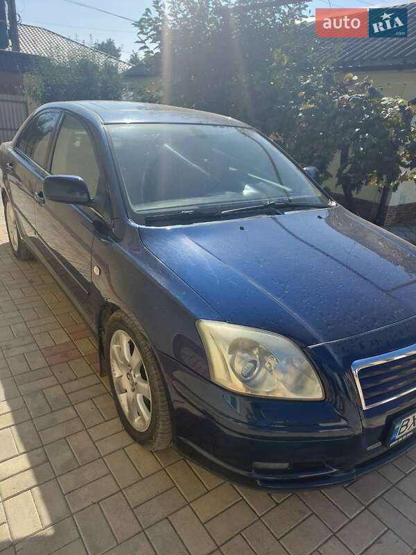 Седан Toyota Avensis 2004 в Каменец-Подольском