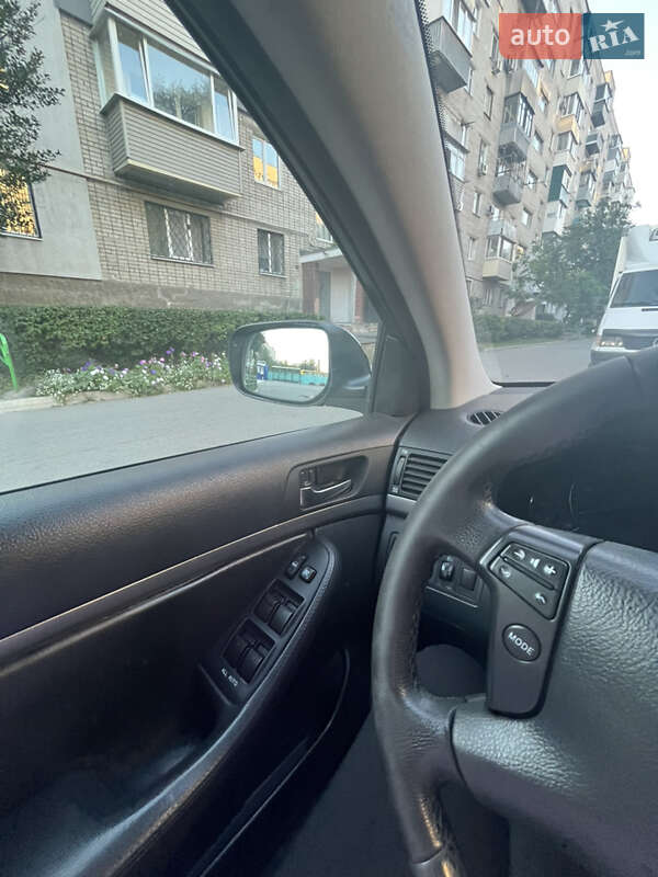 Універсал Toyota Avensis 2007 в Дніпрі