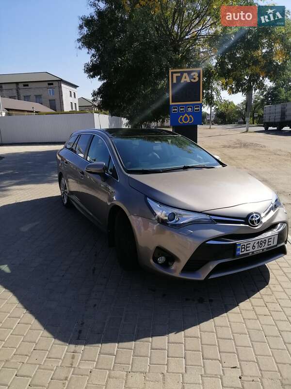 Универсал Toyota Avensis 2016 в Николаеве