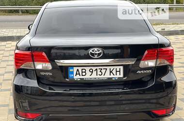 Седан Toyota Avensis 2015 в 