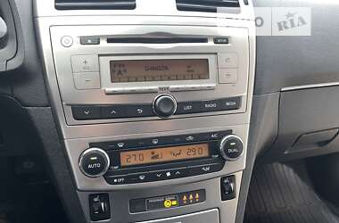 Седан Toyota Avensis 2015 в 