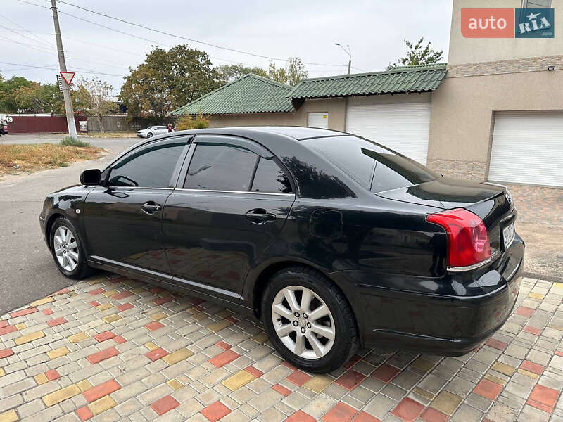 Седан Toyota Avensis 2003 в Одесі
