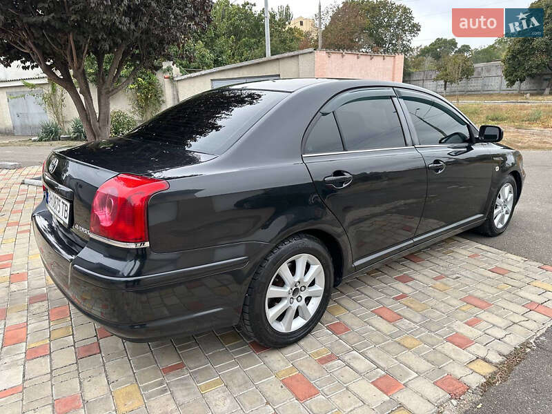 Седан Toyota Avensis 2003 в Одесі