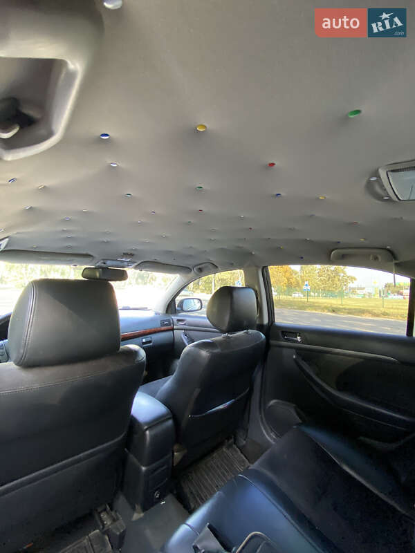 Седан Toyota Avensis 2004 в Прилуках
