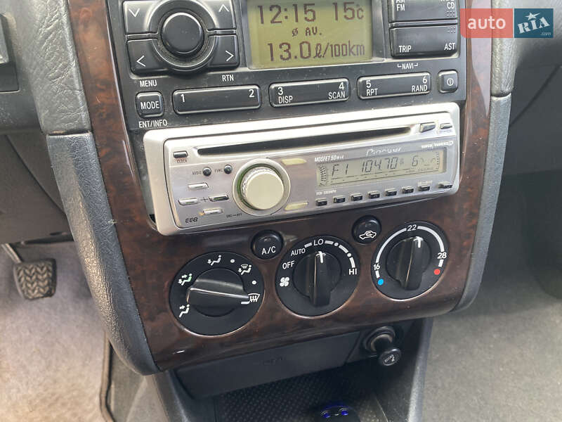 Седан Toyota Avensis 2001 в Львові