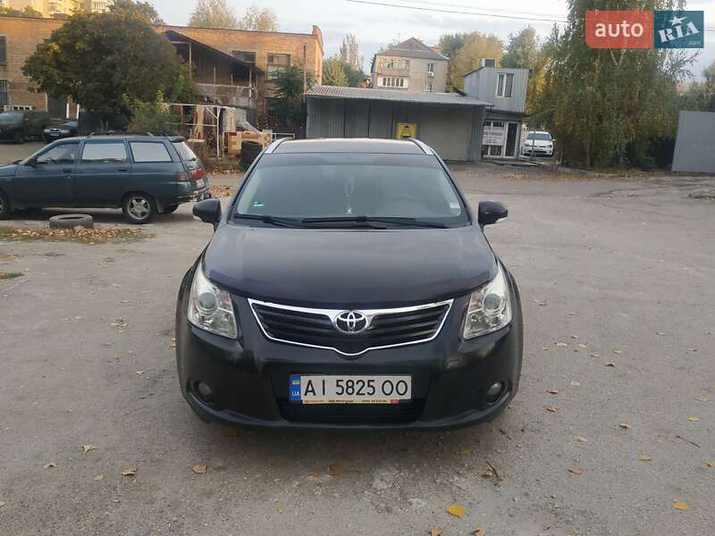 Універсал Toyota Avensis 2011 в Запоріжжі