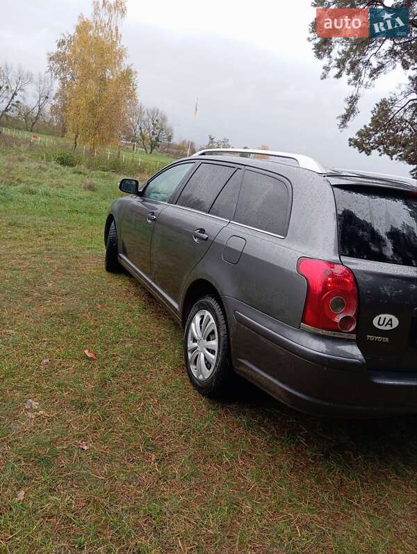 Универсал Toyota Avensis 2006 в Радехове