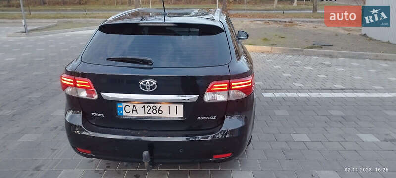 Универсал Toyota Avensis 2011 в Умани
