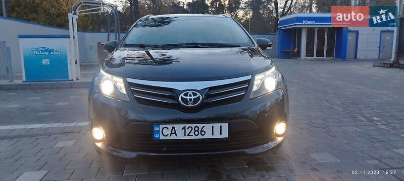 Универсал Toyota Avensis 2011 в Умани