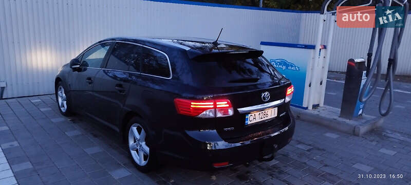 Универсал Toyota Avensis 2011 в Умани
