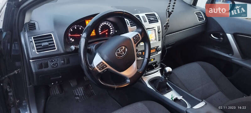Универсал Toyota Avensis 2011 в Умани