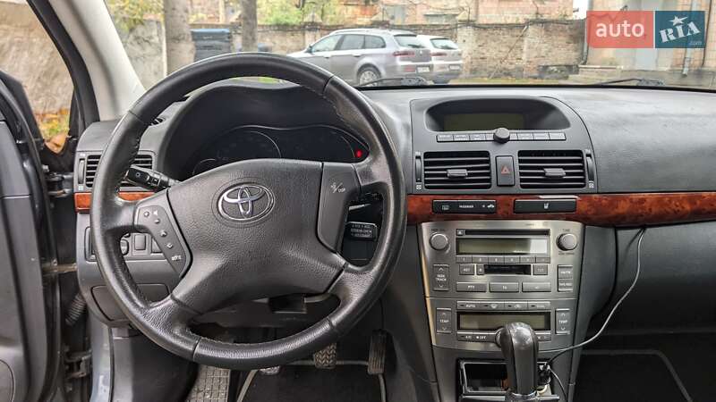 Универсал Toyota Avensis 2005 в Луцке