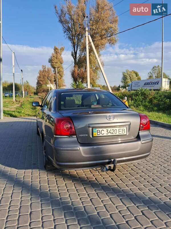 Седан Toyota Avensis 2006 в Львові